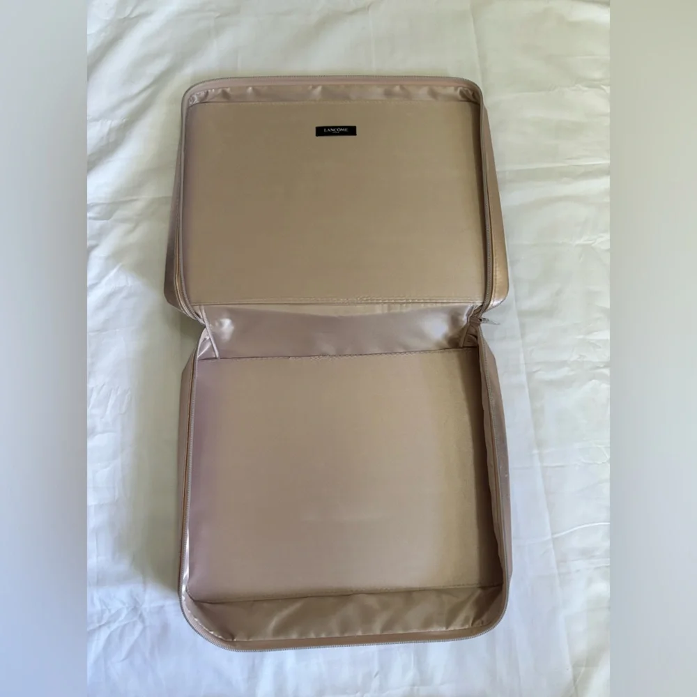 Lancôme Women’s Vegan Leather Cosmetic/Travel Carrying Case in Rose Gold Sz OS